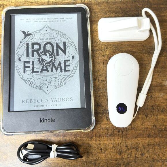 Amazon Kindle 2022 11th gen (16 GB) 6“ 300ppi Black - C2V2L3 - Picture 1 of 8